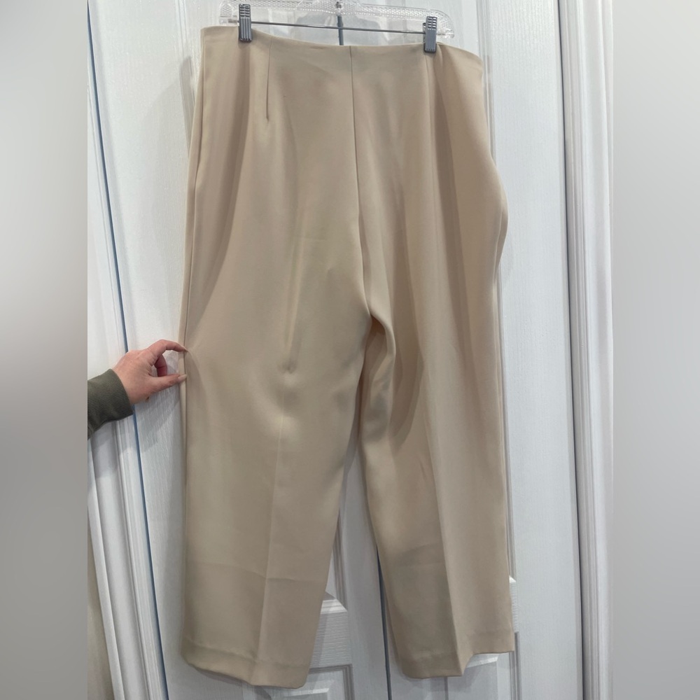 Elegant Cream Women's Pants - Picture 2 of 4
